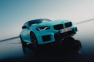 BMW M2 už aj s pohonom všetkých kolies. Nové M xDrive prináša viac trakcie, no nezabúda ani na puristov